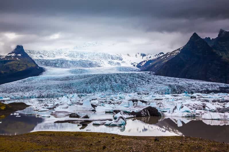 Skaftafell: Extra-Small Group Glacier Hike
