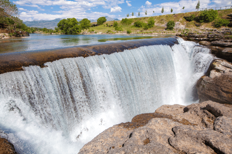 Viagem de carro a Podgorica, cidade de Doclea, degustação de vinhos, Cataratas do Niágara