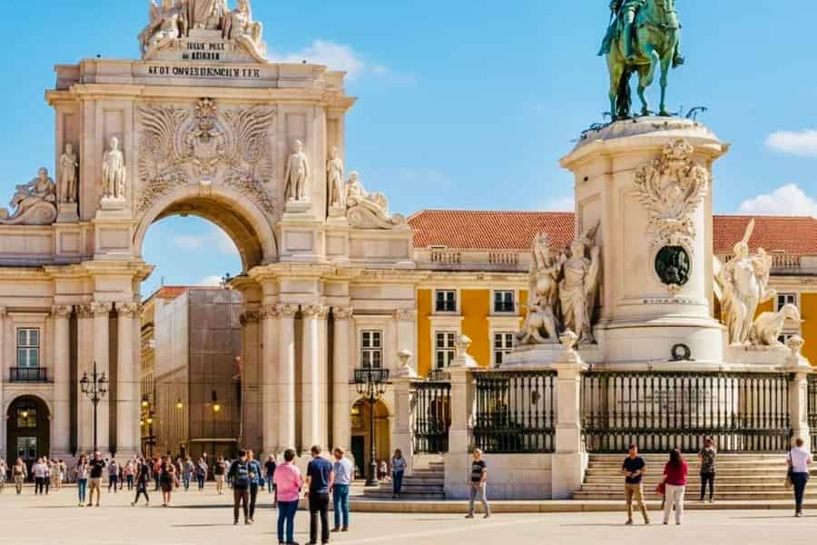 Lissabon: Private Sightseeing-Tuk-Tuk-Tour mit Hotelabholung. Foto: GetYourGuide Lissabon: Private Sightseeing-Tuk-Tuk-Tour mit Hotelabholung. Foto: GetYourGuide