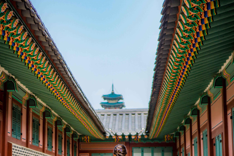 Seoul: Gyeongbokgung-palatset Rundtur i Gyeongbokgung-palatset och lunch på autentisk marknad