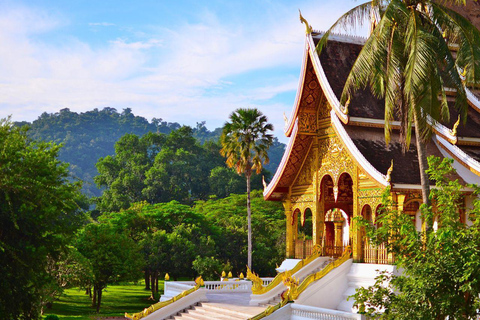 Luang Prabang: Private City Full Day Tour & Night Market