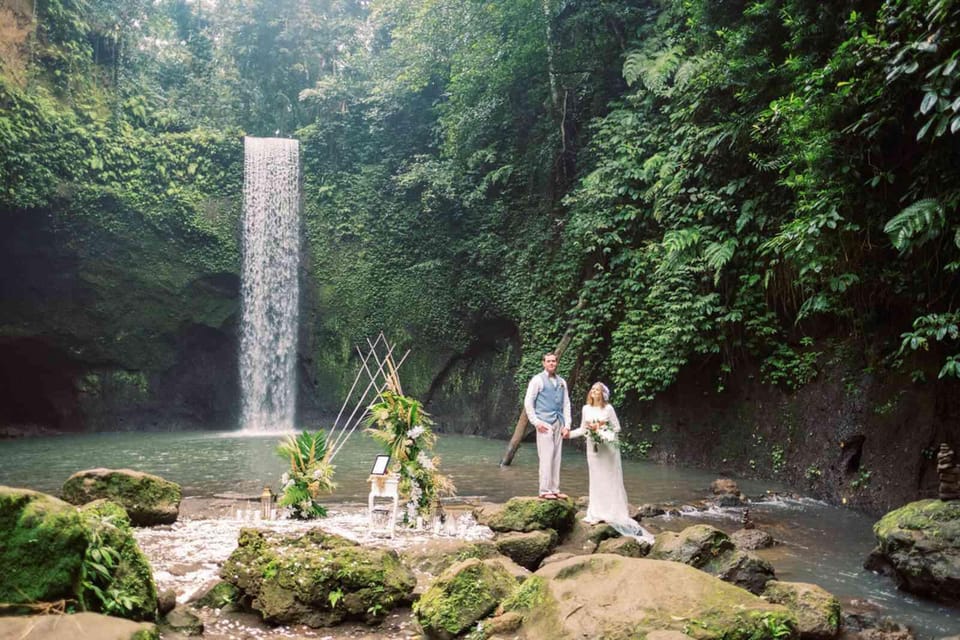 Cascata di Bali Esplora Tibumana, Tukad Cepung, Tegenungan | GetYourGuide