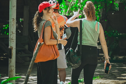 Phnom Penh: Bikes and Bites Cycling Tour