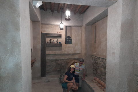 Muscat: Jebel Akhdar and Birkat Al Mouz Guided Day Trip