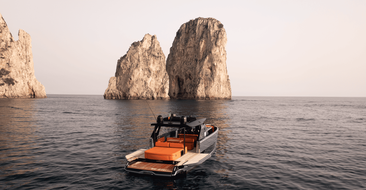 Afbeelding 4 van Capri: privé tour in een luxe jacht vanuit Sorrento met zwemstops