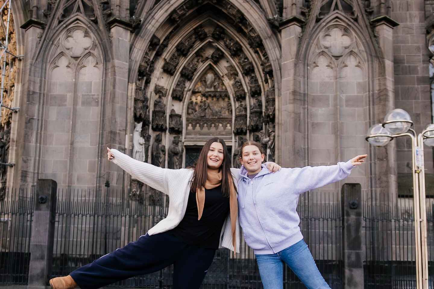 Private Vacation Photoshoot with Photographer in Cologne - 30 MIN MORNING SESSION COLOGNE