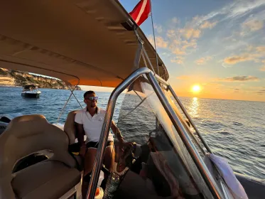 Tropea: Tour in barca al tramonto con aperitivo