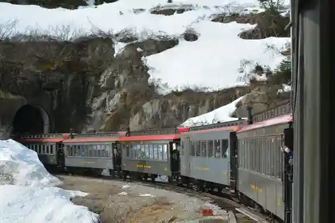 Skagway: Small Group Bennett Scenic Railroad Tour