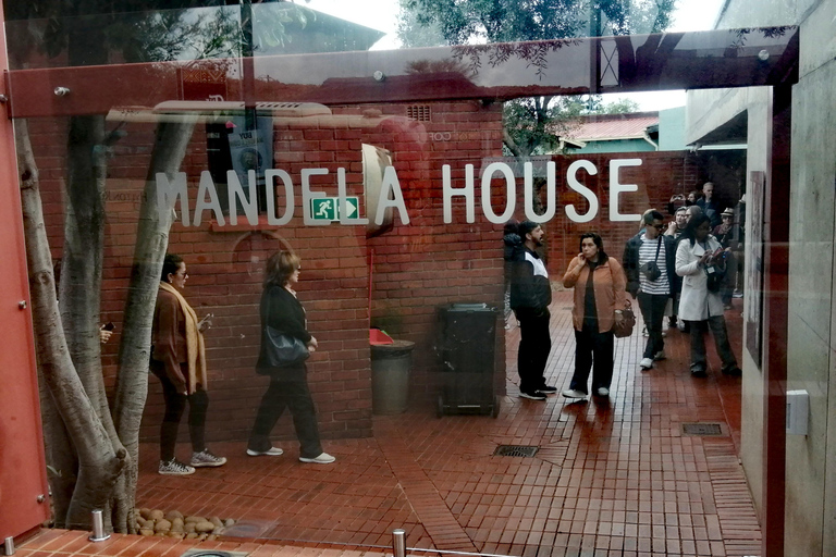 Half-Day Soweto & Apartheid Museum Tour - English & French
