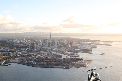 Auckland: 20min Helicopter scenic flight - City & Volcanoes Auckland: Scenic Helicopter Flight over City and Volcano