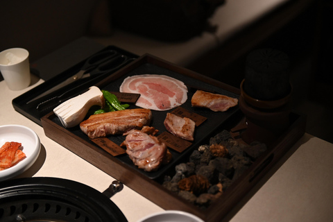 Seoul: Premium Korean BBQ - Live Grilling by a BBQ Master