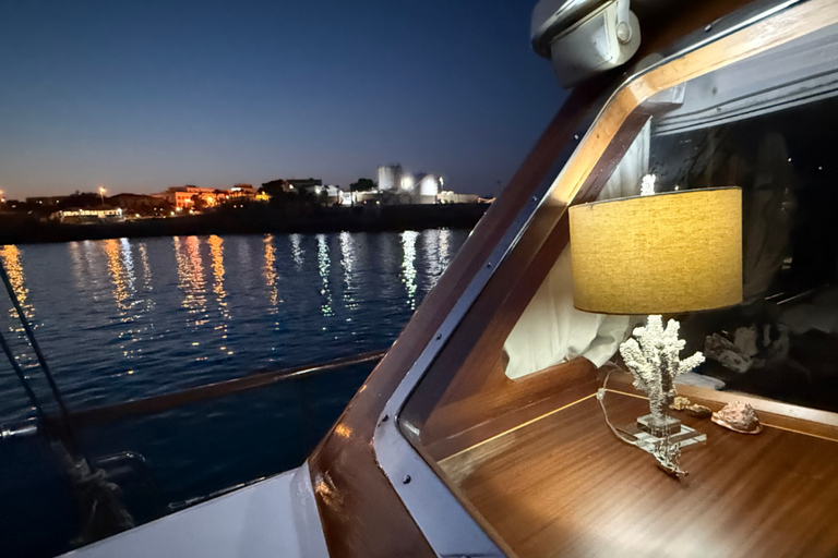 Lampedusa: Sunset Gulet Trip with Aperitif Dinner and Dolphin Watching