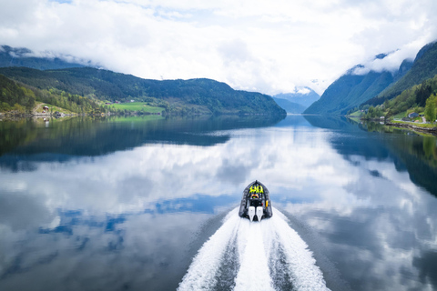 Avventura a Ulvik: Esplorare l&#039;Osafjord dell&#039;Hardangerfjord in gommoneUlvik: safari in RIB all&#039;Osafjord - un ramo dell&#039;Hardangerjord