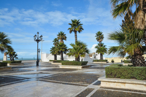 Hello Cadiz: Private 2-Hour Intro City Walk with Local Guide