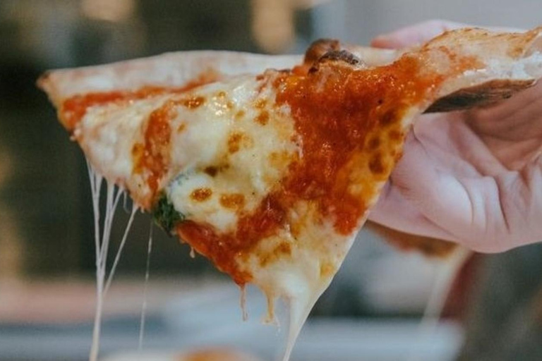 Montevideo: najlepsza wycieczka kulinarna z lokalnym przewodnikiemMontevideo: 3-godzinna wycieczka piesza z degustacją potraw w małej grupie