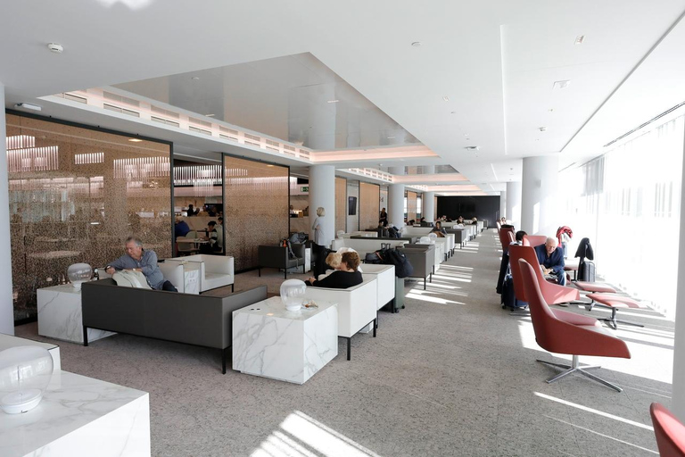 Barcelona: Toegang tot de Pau Casals VIP Lounge op de luchthaven (T1)