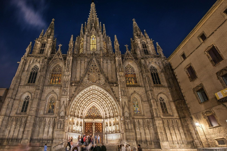 Barcelona Cathedral: Exclusive walking tour & entry tickets.