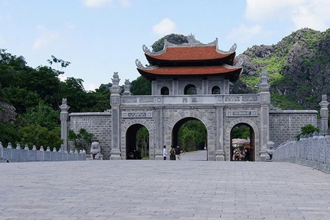 Hanoi: Ninh Binh Day Trip with Boat Ride and Lunch