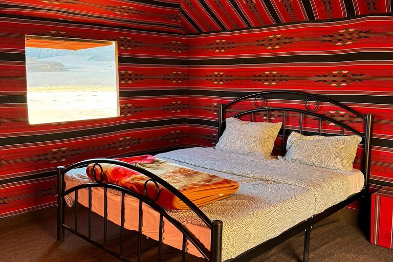 Wadi Rum: Private 2-day photography tour stargazing and jeep