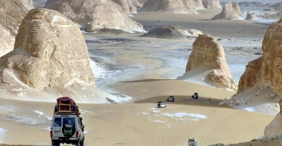 Bahariya Oasis, Black and White Desert Tour from Cairo