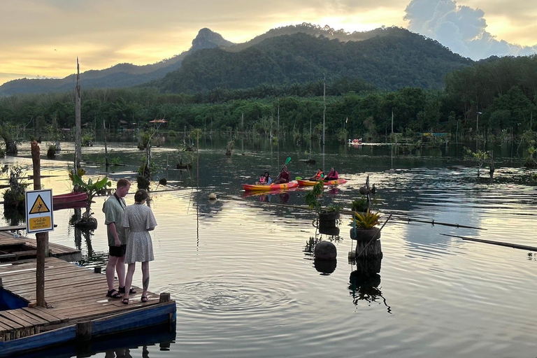 Krabi: Klong Root Kajak Aussichtspunkt, Fischfütterung und mehrProgramm D: Kajakfahren, Fischfütterung und Elefantenbad