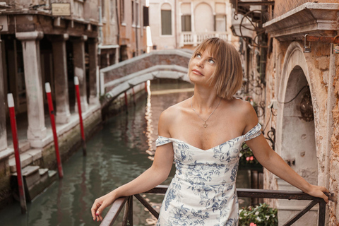 Venice With Professional Photographer Express Photoshoot in Rialto