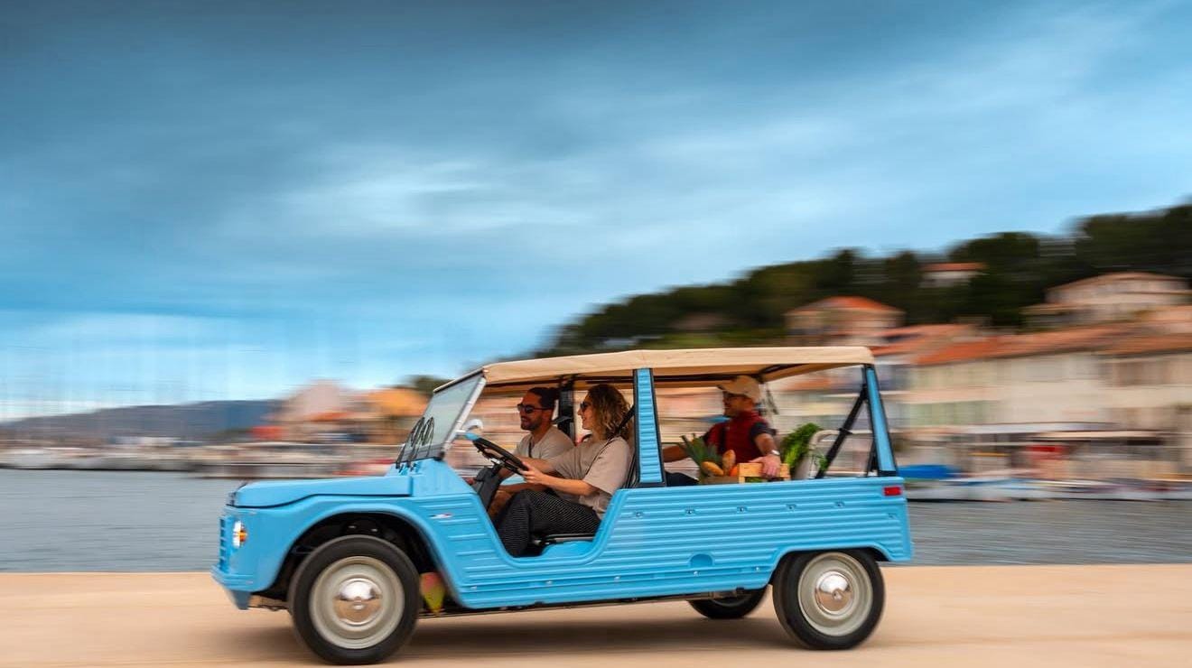 Ibiza: Tour im Oldtimer-Elektroauto mit Guide (Mehari oder Mini Moke)