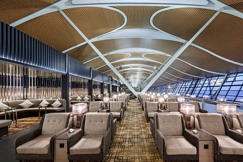 Shanghai Pudong Airport: T2 No. 77 China Eastern Lounge Access