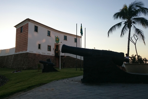 Discover Salvador through art, literature, and gastronomy (6 hours)