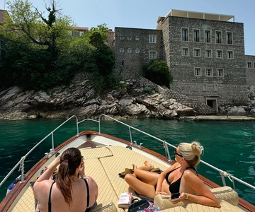 Budva: Private Sightseeing Boat Tour with Swimming & Drinks