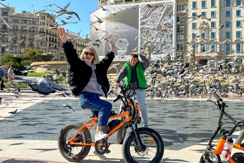 Barcelona: Lo mejor de la ciudad en E-BikeRecorrido en E-Bike/E-Scooter