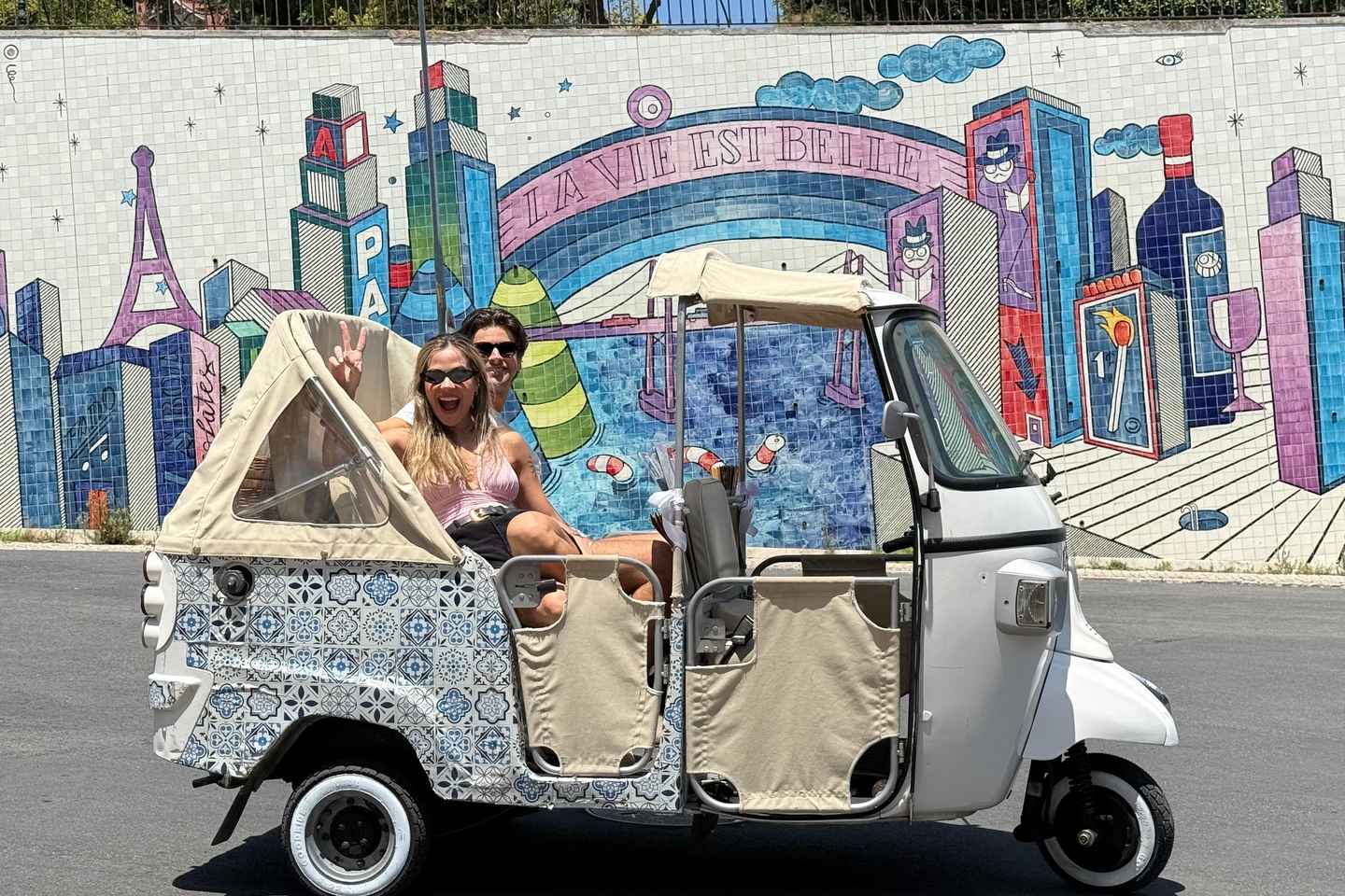 Lisbon: Certified Tuk Tuk Experience with Pick-up and Photos - 1.5 Hour Tour Lisboa Medieval