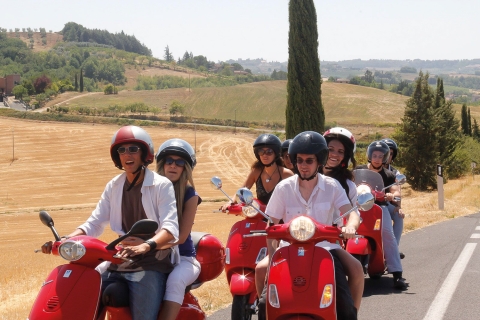 Ab Florenz: Chianti-Tagestour mit einer Original-VespaExklusiver Fahrer