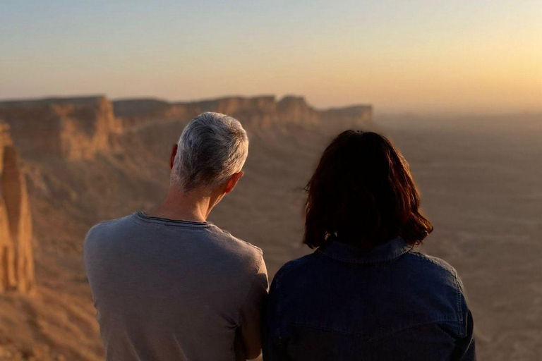 Riyadh: Edge of the World Tour with Snacks and Coffee