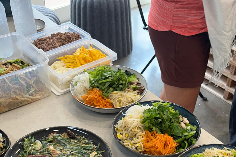 Busan: Korean Home Cooking Class & Market Tour with Meal Join in