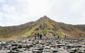 Belfast: Explore the Giant's Causeway on a Guided Trip