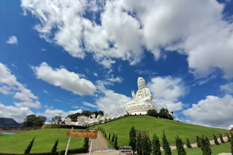 From Chiang Rai: Famous Temples and Golden Triangle Day Tour Private Day Tour