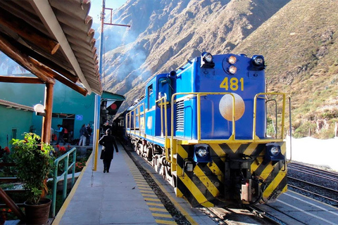 Train from Aguas Calientes to Cusco