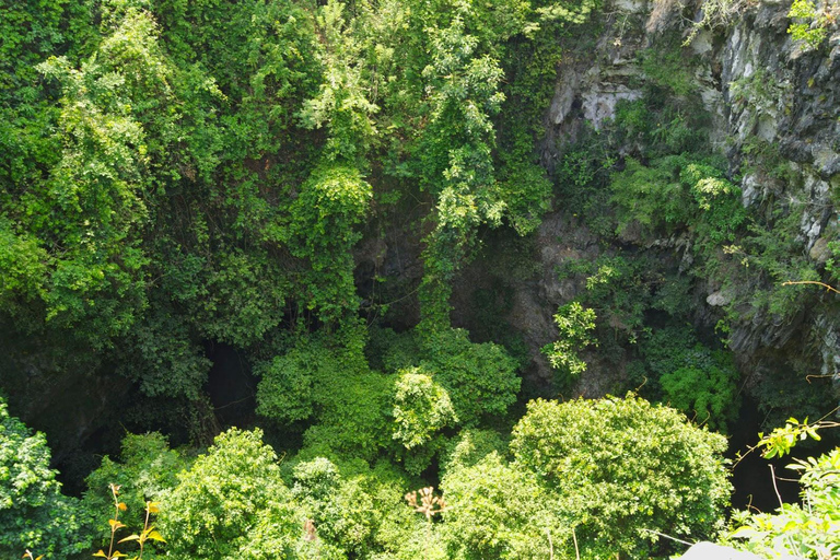 Yogyakarta: tour compartido de la cueva de Jomblang y la cueva de PindulYogyakarta : Excursión compartida por la cueva de Jomblang y la cueva de Pindul