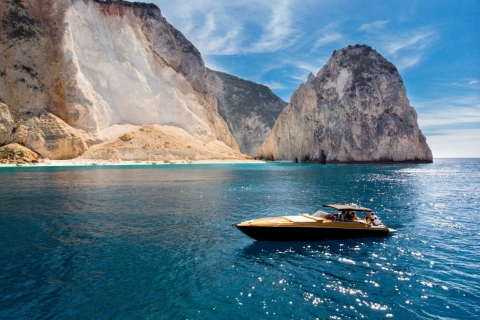 Black Pearl - Excursion en yacht de luxe à ZanteExcursion en yacht de luxe à la découverte des épaves et des grottes bleues