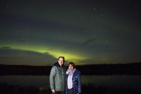 Recorrido fotográfico de la aurora boreal con barbacoaExcursión fotográfica de auroras boreales con barbacoa