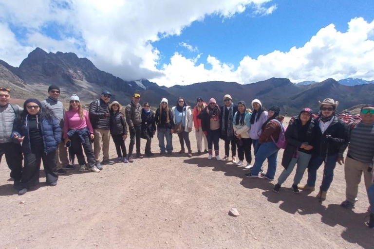 Rainbow Mountain Tour Cuzco Berg van zeven kleurenRegenboogberg Peru / Berg van zeven kleuren (Vinicunca)