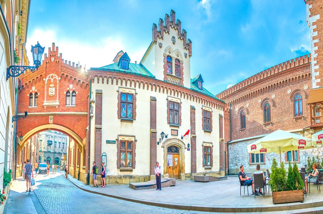 Czartoryski Palace Museum Tickets and Krakow Old Town Tour