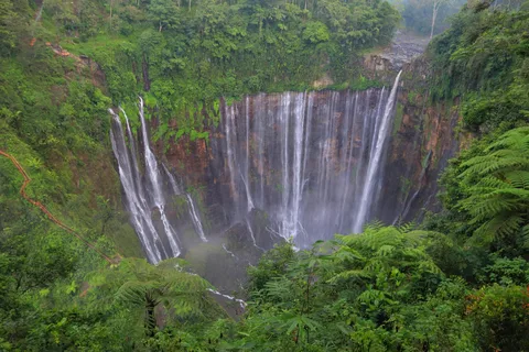 Surabaya: Visita guiada al Monte Bromo y la Cascada de Tumpaksewu