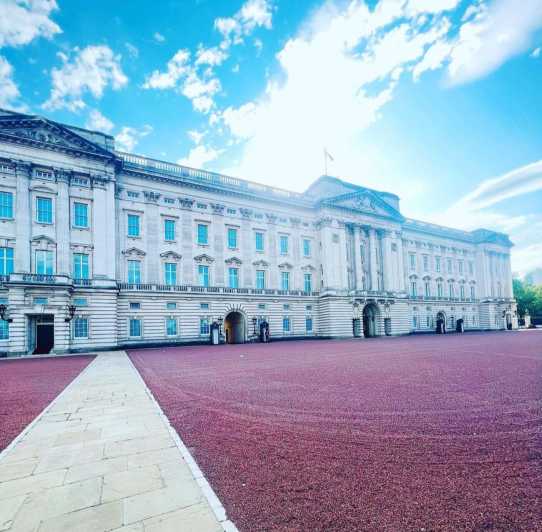 London: Guided Walking Tour with Changing Of The Guard