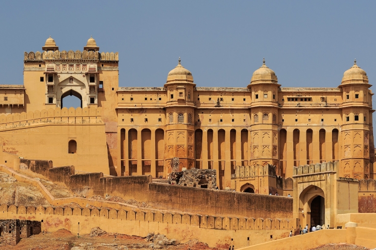 Depuis Delhi : Visite de Jaipur avec prise en charge à l'hôtelVoiture avec chauffeur, guide, billets d'entrée aux monuments et déjeuner