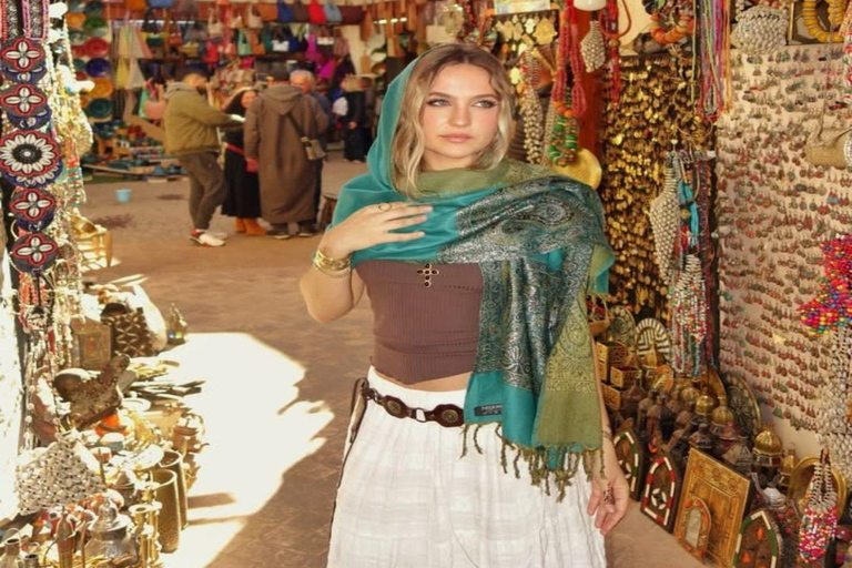 Delhi: Guided Shopping Tour Experience With Expert Female