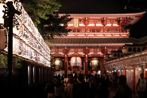 Tokyo: Asakusa Sensoji Temple Night Walking Tour