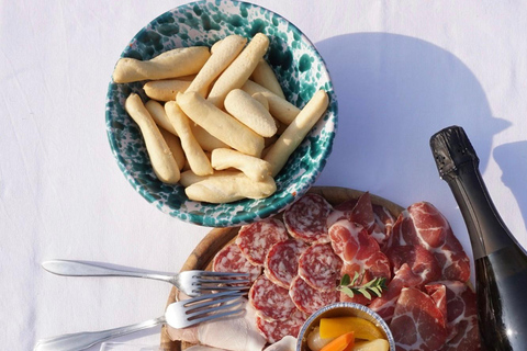 Prosecco Hills Private Tour All inclusive. 2 wineries+lunch
