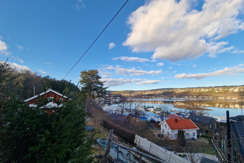 Oslo: Malmøya Guided Hike with Waffle & Salmon Tasting